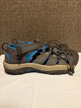 Keen Sandals Youth Size 4 Blue Newport H2 Waterproof Hiking Outdoor Quick Drying